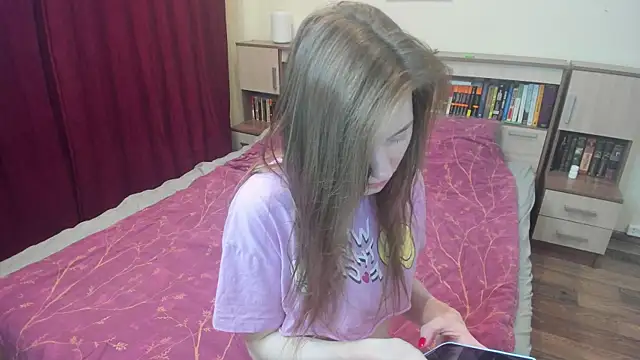 Snapshot of LianaMiller88 chatting on 03/10/25, 04:25 LianaMiller88 online show from 03/10/25, 04:25