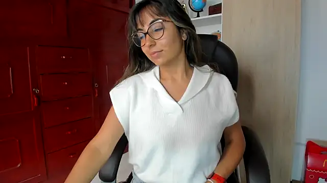 Isabellaa22 1 online show from 05/24/26, 04:07