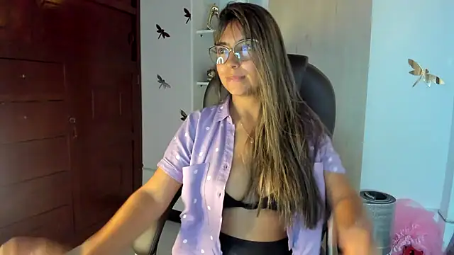 Snapshot of Isabellaa22_1 chatting on 01/06/26, 10:03 Isabellaa22 1 online show from 01/06/26, 10:03