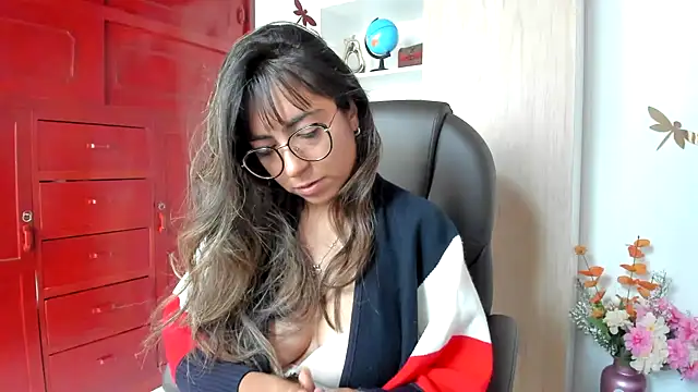 Snapshot of Isabellaa22_1 chatting on 07/07/26, 05:27 Isabellaa22 1 online show from 07/07/26, 05:27