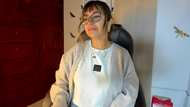 Snapshot of Isabellaa22_1 chatting on 02/19/26, 01:24 Isabellaa22 1 online show from 02/19/26, 01:24