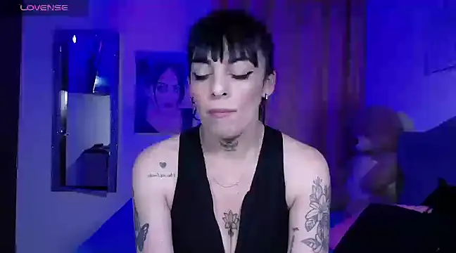 Snapshot of violett_honney chatting on 03/20/25, 03:13 violett honney online show from 03/20/25, 03:13