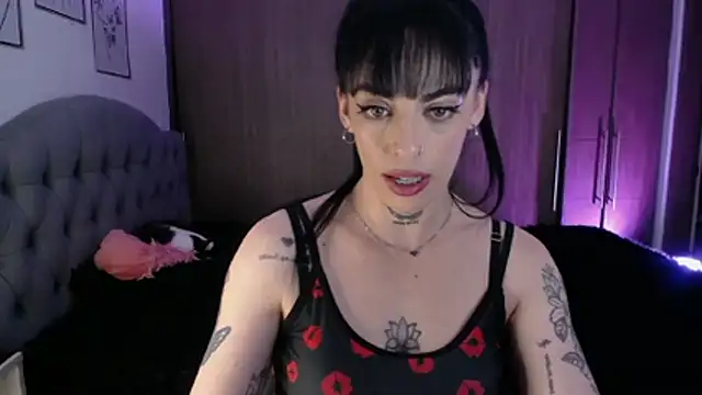 violett honney online show from 04/21/26, 02:14