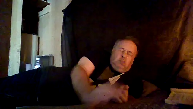 Nightshade7712 online show from 10/31/25, 11:11