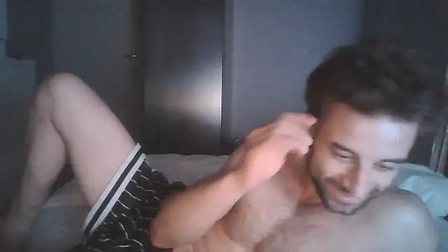 Snapshot of Vekie_007 chatting on 07/08/26, 02:57 Vekie 007 online show from 07/08/26, 02:57