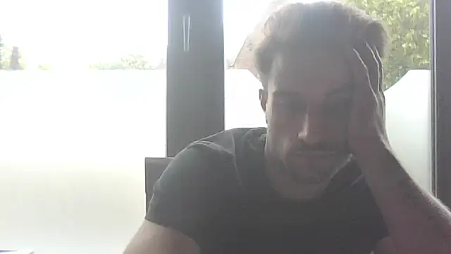 Snapshot of Vekie_007 chatting on 06/07/26, 08:30 Vekie 007 online show from 06/07/26, 08:30