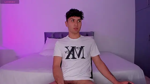 Valerio James7 online show from 03/03/25, 11:03