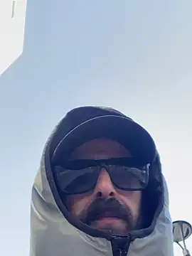 Snapshot of Gigolo_profissional chatting on 10/26/25, 09:10 Gigolo profissional online show from 10/26/25, 09:10