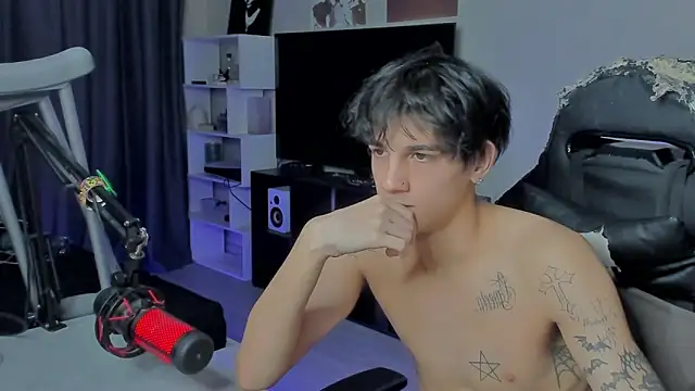 Snapshot of MarkBrowniii chatting on 09/23/25, 05:58 MarkBrowniii online show from 09/23/25, 05:58