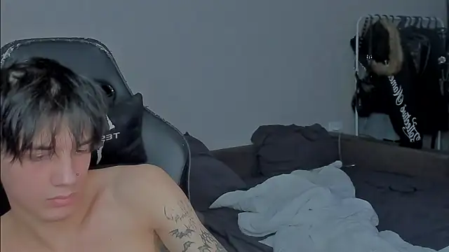 Snapshot of MarkBrowniii chatting on 01/11/25, 04:03 MarkBrowniii online show from 01/11/25, 04:03