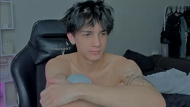 Snapshot of MarkBrowniii chatting on 12/17/24, 03:39 MarkBrowniii online show from 12/17/24, 03:39