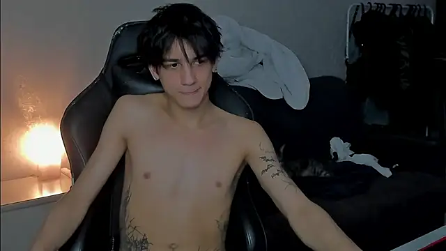 Snapshot of MarkBrowniii chatting on 01/05/25, 06:45 MarkBrowniii online show from 01/05/25, 06:45