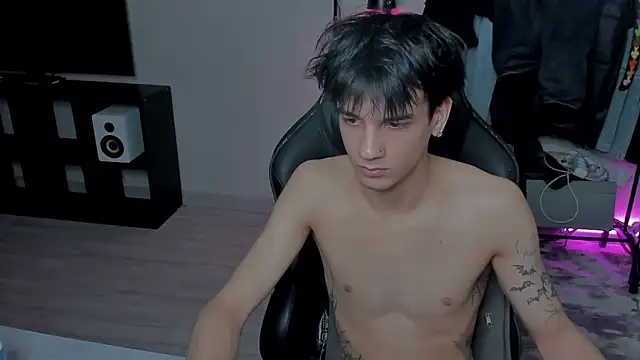 Snapshot of MarkBrowniii chatting on 03/04/25, 06:04 MarkBrowniii online show from 03/04/25, 06:04