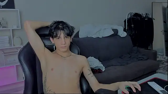 Snapshot of MarkBrowniii chatting on 12/01/24, 10:59 MarkBrowniii online show from 12/01/24, 10:59