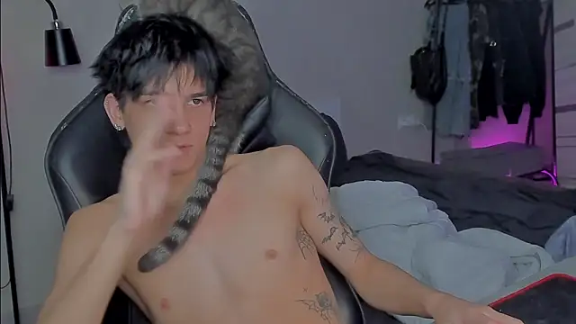 Snapshot of MarkBrowniii chatting on 01/24/25, 11:04 MarkBrowniii online show from 01/24/25, 11:04