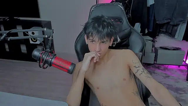 Snapshot of MarkBrowniii chatting on 02/25/25, 11:37 MarkBrowniii online show from 02/25/25, 11:37