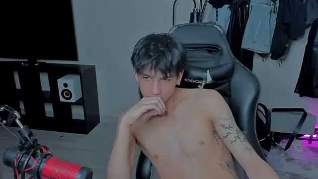 Snapshot of MarkBrowniii chatting on 03/09/25, 10:08 MarkBrowniii online show from 03/09/25, 10:08