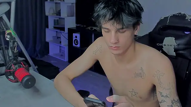 Snapshot of MarkBrowniii chatting on 10/15/25, 10:12 MarkBrowniii online show from 10/15/25, 10:12