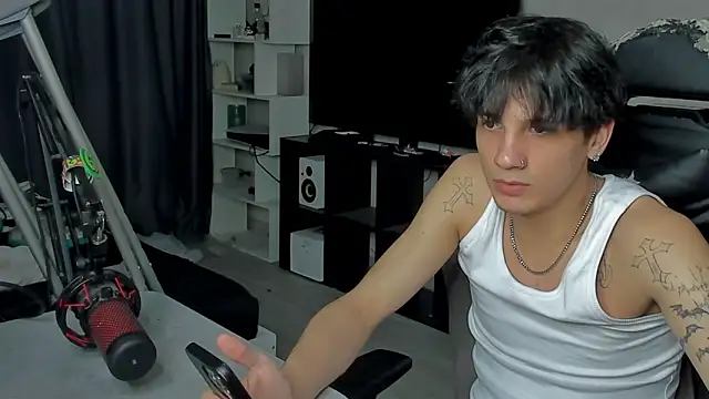 Snapshot of MarkBrowniii chatting on 09/14/25, 02:56 MarkBrowniii online show from 09/14/25, 02:56