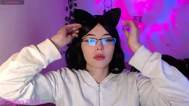 Snapshot of shayla_bbs chatting on 11/14/25, 11:47 shayla bbs online show from 11/14/25, 11:47