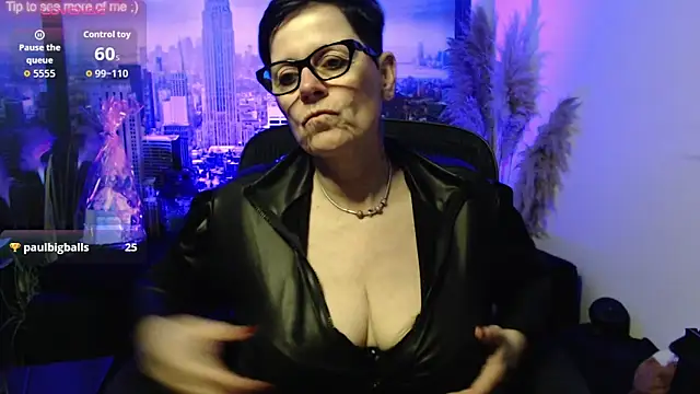 Snapshot of ninarandmann chatting on 04/29/26, 03:27 ninarandmann online show from 04/29/26, 03:27
