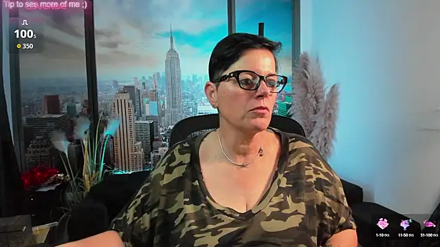 Snapshot of ninarandmann chatting on 10/13/25, 04:52 ninarandmann online show from 10/13/25, 04:52