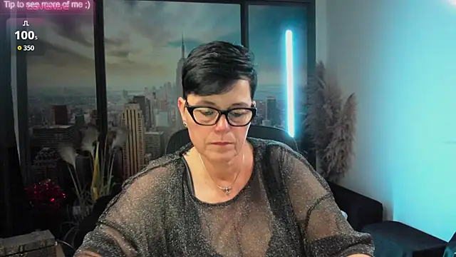 Snapshot of ninarandmann chatting on 10/06/25, 04:19 ninarandmann online show from 10/06/25, 04:19