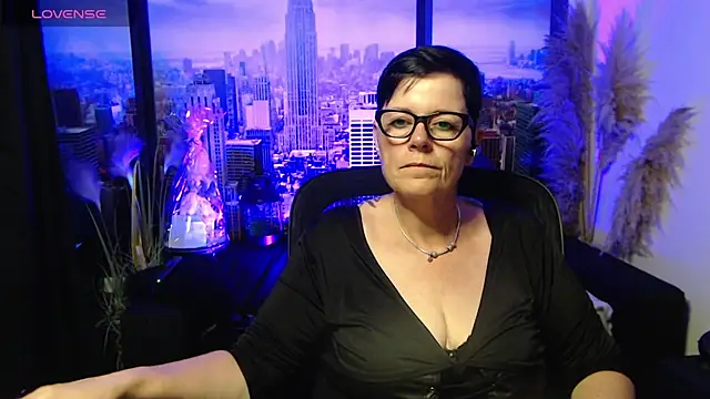 Snapshot of ninarandmann chatting on 06/21/26, 03:51 ninarandmann online show from 06/21/26, 03:51
