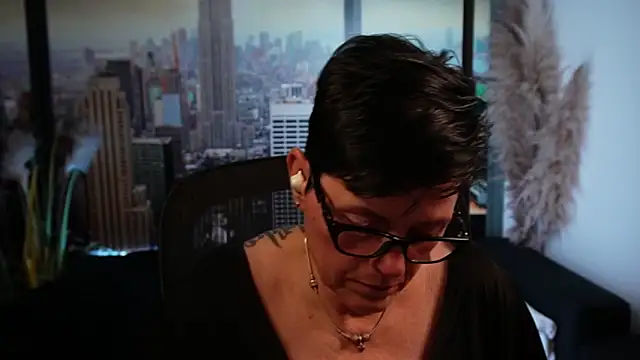 ninarandmann online show from 10/30/25, 08:39