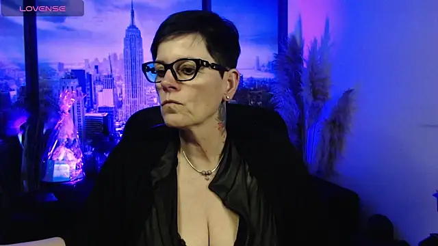 Snapshot of ninarandmann chatting on 04/21/26, 02:23 ninarandmann online show from 04/21/26, 02:23