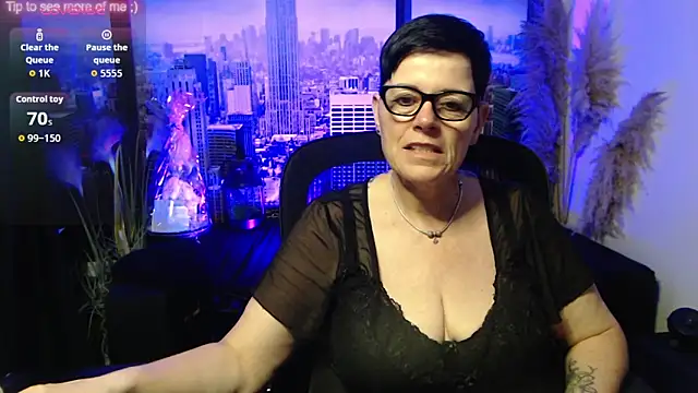Snapshot of ninarandmann chatting on 06/15/26, 03:44 ninarandmann online show from 06/15/26, 03:44