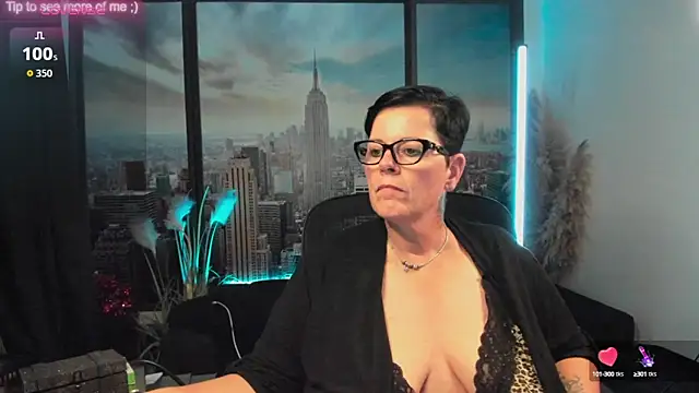 Snapshot of ninarandmann chatting on 09/27/25, 04:35 ninarandmann online show from 09/27/25, 04:35