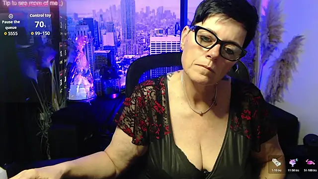 Snapshot of ninarandmann chatting on 06/14/26, 03:57 ninarandmann online show from 06/14/26, 03:57