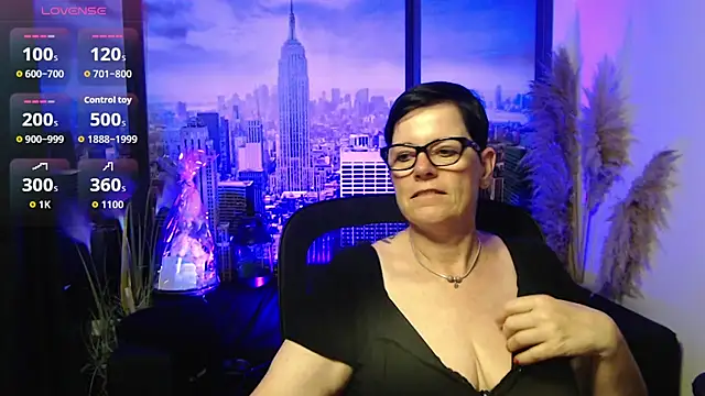 Snapshot of ninarandmann chatting on 06/22/26, 04:26 ninarandmann online show from 06/22/26, 04:26