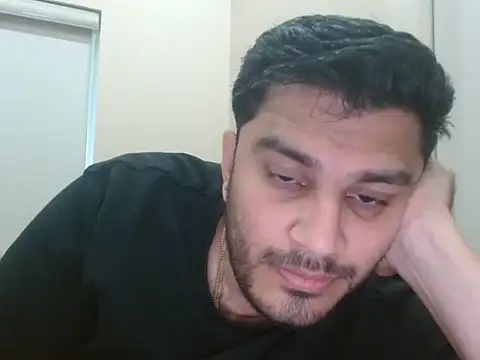 Snapshot of robintoit chatting on 06/29/26, 01:23 robintoit online show from 06/29/26, 01:23