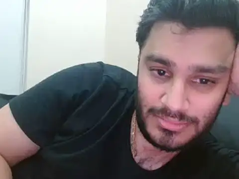 Snapshot of robintoit chatting on 07/15/26, 06:26 robintoit online show from 07/15/26, 06:26