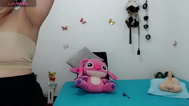 mom hot   online show from 04/07/26, 06:43