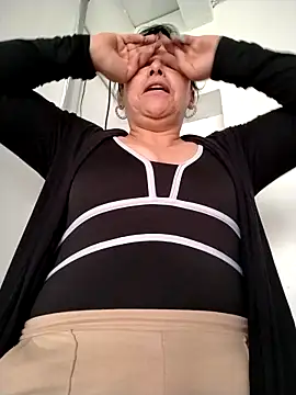 Snapshot of Natasha_milf__ chatting on 02/21/26, 12:18 Natasha milf online show from 02/21/26, 12:18