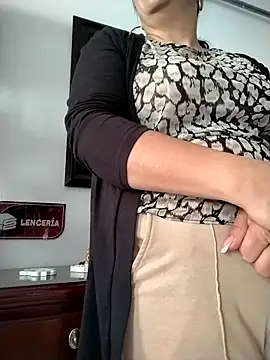 Snapshot of Natasha_milf__ chatting on 04/21/26, 12:56 Natasha milf online show from 04/21/26, 12:56