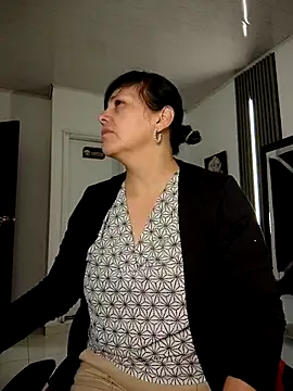 Natasha milf   online show from 11/20/25, 12:39