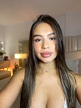  laura 02 online show from 11/22/25, 05:45