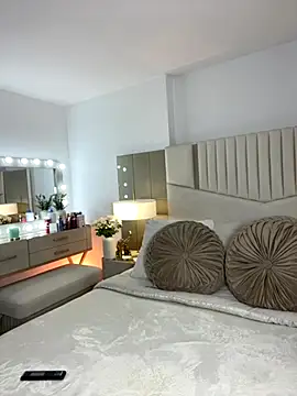  laura 02 online show from 12/02/25, 06:31