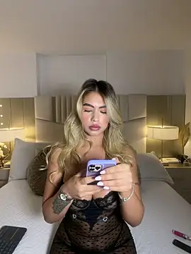  laura 02 online show from 04/21/26, 12:34