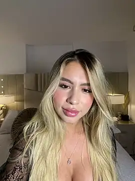  laura 02 online show from 03/18/26, 10:43