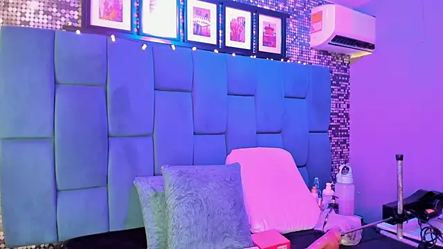 Snapshot of hanny_milf chatting on 11/18/25, 11:46 hanny milf online show from 11/18/25, 11:46