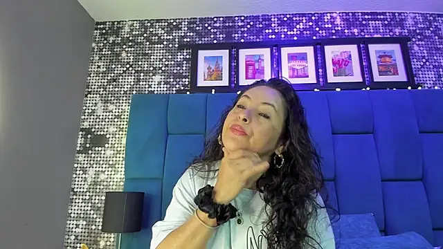 Snapshot of hanny_milf chatting on 11/09/25, 11:36 hanny milf online show from 11/09/25, 11:36