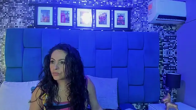 Snapshot of hanny_milf chatting on 10/22/25, 11:31 hanny milf online show from 10/22/25, 11:31