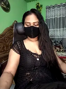 Snapshot of Idhika_Paul chatting on 04/18/26, 07:58 Idhika Paul online show from 04/18/26, 07:58