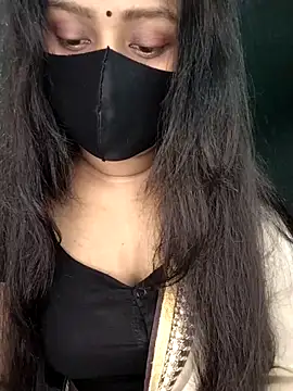 Idhika Paul online show from 11/06/25, 12:42