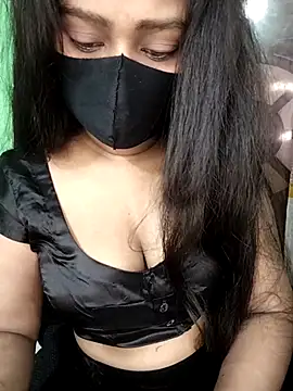 Idhika Paul online show from 12/04/25, 03:22